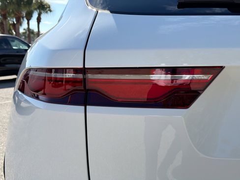 New 2026 Jaguar F-PACE R-Dynamic S image 10