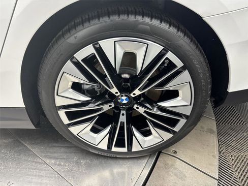 New 2026 BMW i5 eDrive40 image 27