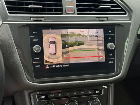 Used 2018 Volkswagen Tiguan SEL Premium AWD/4WD image 28