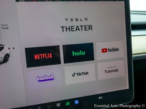 Used 2021 Tesla Model 3 Standard Range Plus image 23