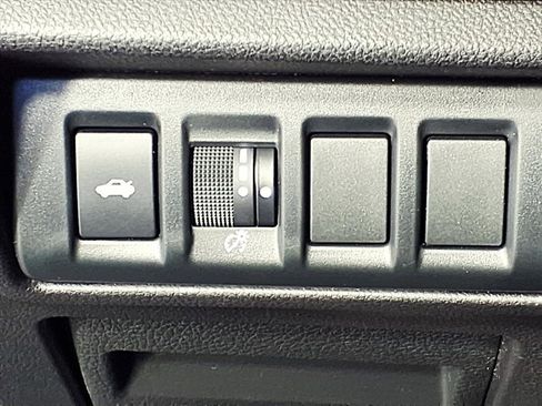 Used 2022 Subaru Legacy Limited image 22