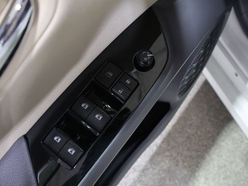 Used 2017 Toyota Prius Two image 13