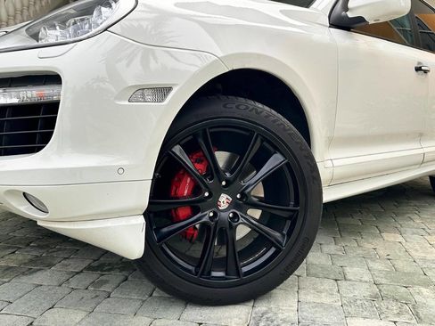 Used 2008 Porsche Cayenne Turbo image 3