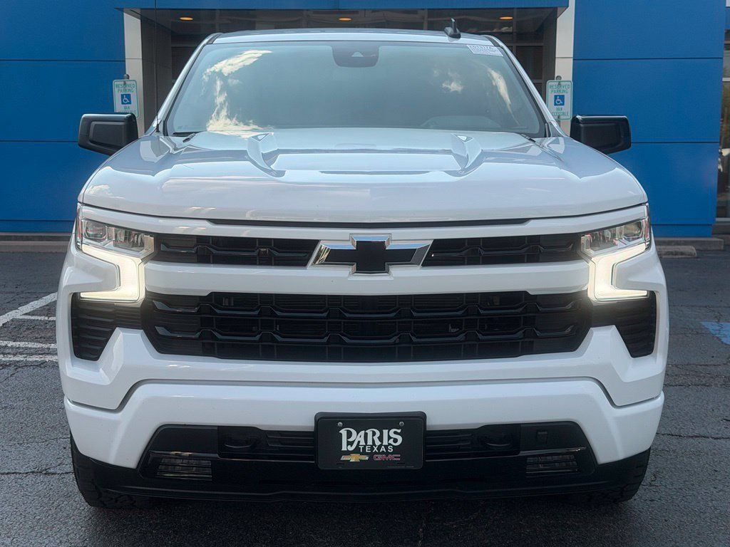 Used 2023 Chevrolet Silverado 1500 RST AWD/4WD image 2