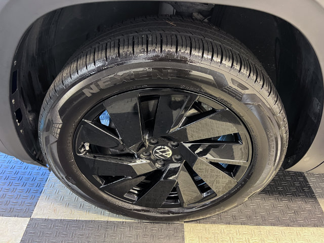 Certified 2026 Volkswagen Atlas SE FWD image 9