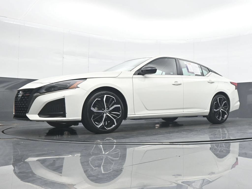Used 2025 Nissan Altima 2.5 SR FWD image 27