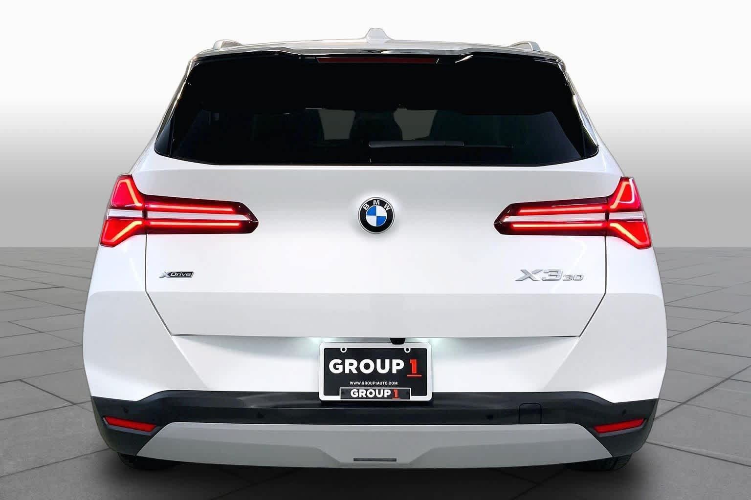 Used 2025 BMW X3 xDrive30i w/ Premium Package AWD/4WD image 4