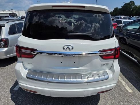 Used 2022 INFINITI QX80 Luxe w/ All-Season Package RWD image 3