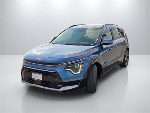 New 2025 Kia Niro EX Touring image 8
