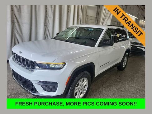 Used 2023 Jeep Grand Cherokee Laredo AWD/4WD image 1