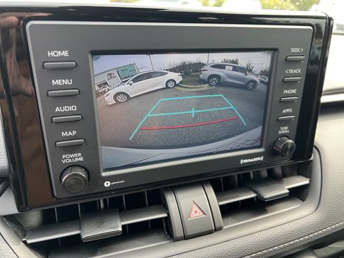 Used 2022 Toyota RAV4 XLE image 8