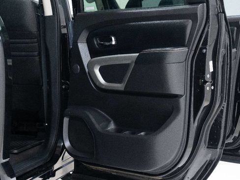 Used 2018 Nissan Titan PRO-4X w/ Pro-4x Convenience Package AWD/4WD image 25