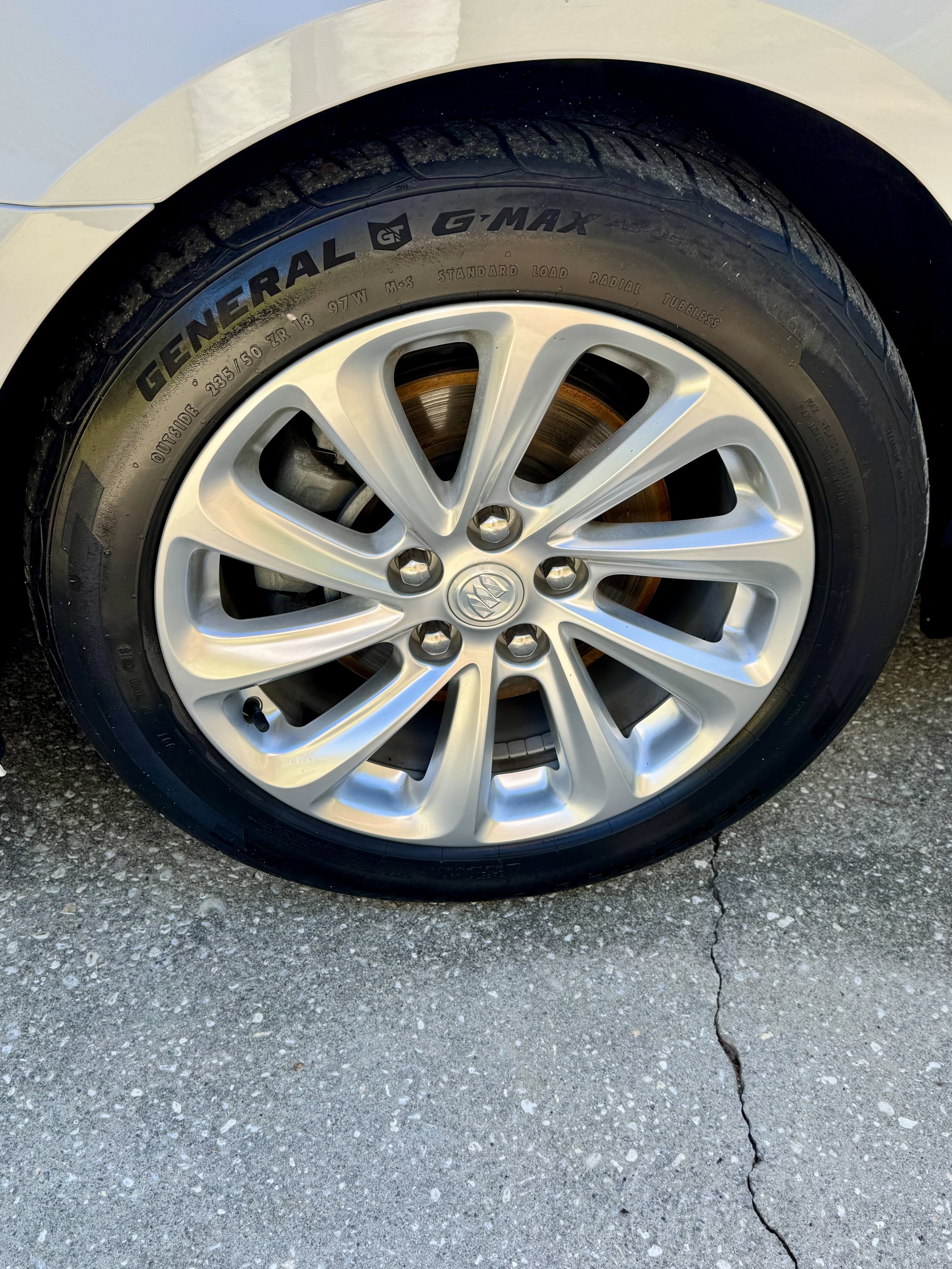 Used 2014 Buick LaCrosse Leather FWD image 18