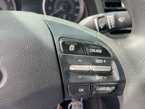 Used 2020 Hyundai Elantra SEL w/ Cargo Package (C1) image 8