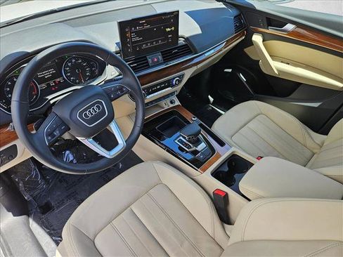 Used 2023 Audi Q5 2.0T Premium w/ Convenience Package AWD/4WD image 12