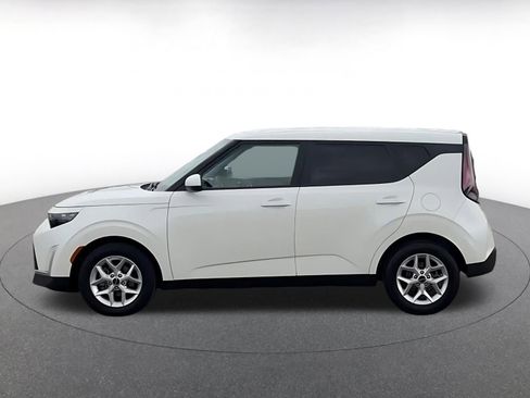Used 2025 Kia Soul LX w/ LX Technology Package image 9