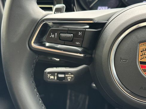 Certified 2023 Porsche Macan image 24