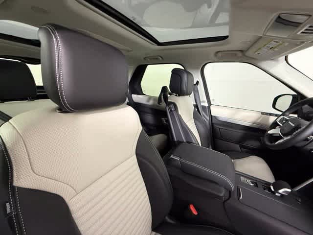 New 2026 Land Rover Discovery Limited Edition AWD/4WD image 30