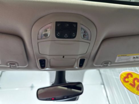 Used 2023 Chrysler Pacifica Limited FWD image 46