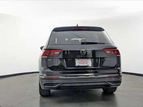 Used 2023 Volkswagen Tiguan SE FWD image 7