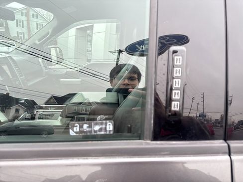 Certified 2019 Ford F150 Lariat w/ Trailer Tow Package image 17