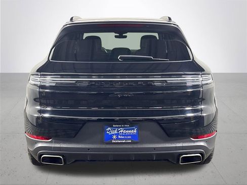 Used 2024 Porsche Cayenne w/ Premium Package Plus (PFM) image 7
