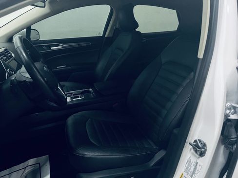 Used 2018 Ford Fusion SE w/ Fusion SE Technology Package FWD image 20