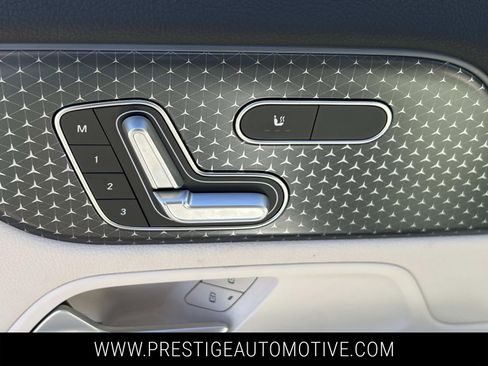 Used 2025 Mercedes-Benz GLA 250 4MATIC image 16