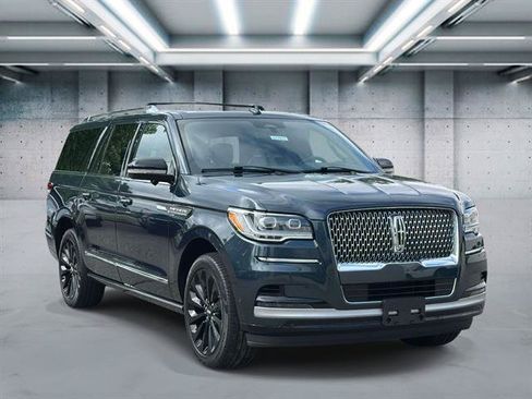 Certified 2022 Lincoln Navigator L Reserve AWD/4WD image 25