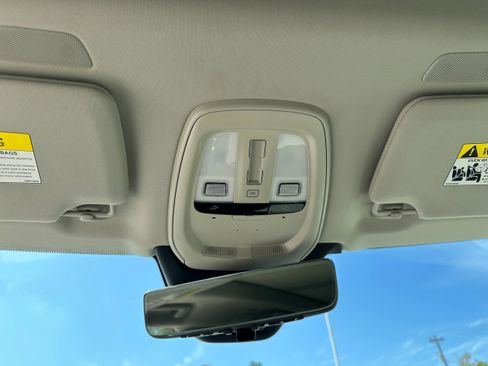 Used 2025 Volvo XC90 B6 Plus w/ Protection Package Premier image 15