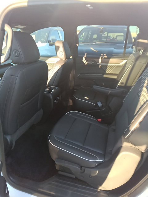 Used 2024 GMC Acadia Denali AWD/4WD image 7