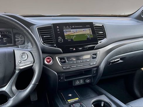 Used 2025 Honda Passport TrailSport image 9