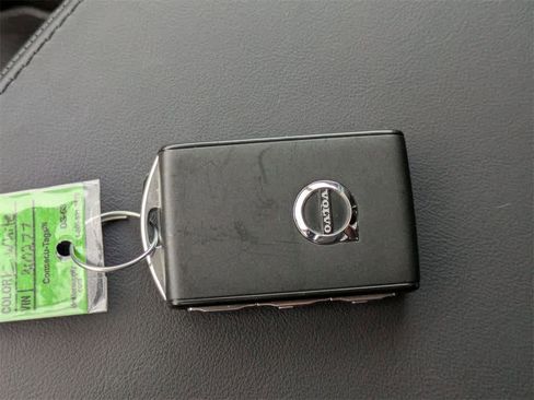 Used 2025 Volvo XC90 T8 Plus w/ Protection Package Premier image 34