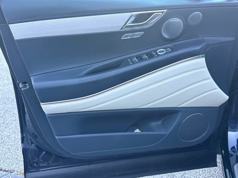 Used 2025 Genesis GV80 3.5T Prestige image 16