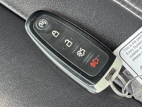 Certified 2017 Ford Escape Titanium FWD image 29