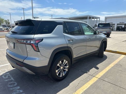Used 2025 Chevrolet Equinox LT FWD image 10