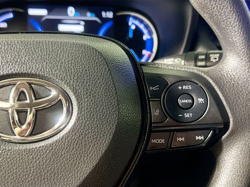 Used 2024 Toyota RAV4 XLE AWD/4WD image 19