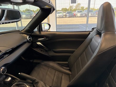 Used 2019 FIAT 124 Spider Lusso w/ Convenience Group image 27