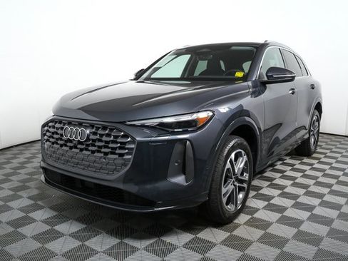 Certified 2025 Audi Q5 Premium Plus w/ Premium Plus image 33