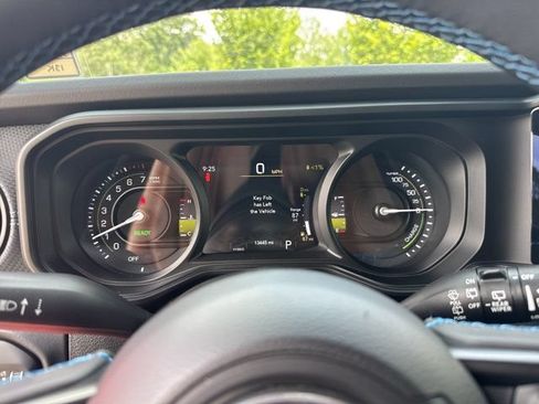 Certified 2025 Jeep Wrangler Unlimited Rubicon 4xe w/ Safety Group AWD/4WD image 30