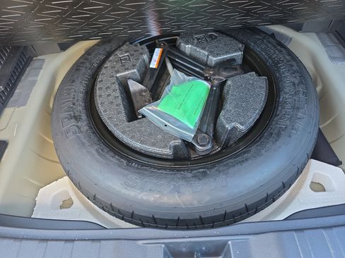 Used 2021 Toyota RAV4 XLE w/ Convenience Package image 20