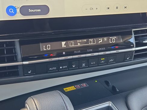 Certified 2026 Toyota Sienna XLE FWD image 20