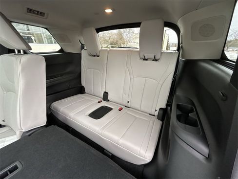 New 2026 INFINITI QX60 Luxe image 14