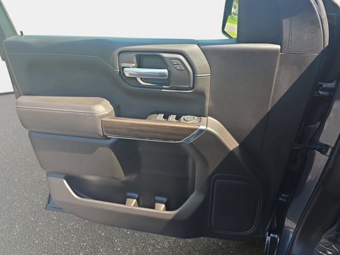 Used 2022 Chevrolet Silverado 1500 RST AWD/4WD image 25
