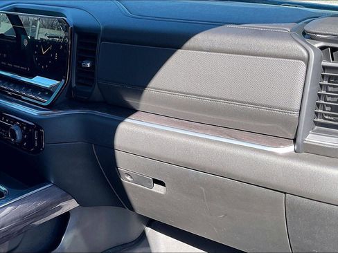 Used 2022 Chevrolet Silverado 1500 LTZ image 17