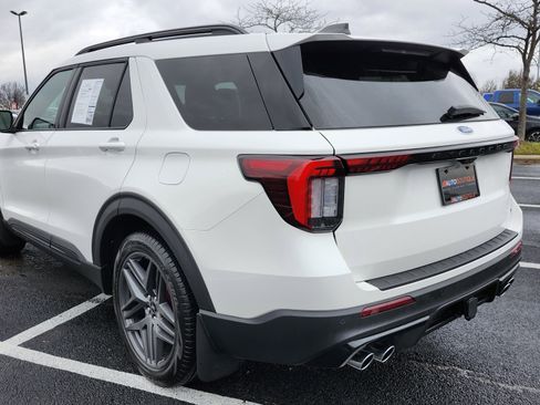 Used 2025 Ford Explorer ST w/ Sun And Sound Package image 18