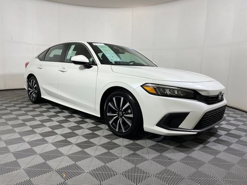 Used 2023 Honda Civic EX image 6