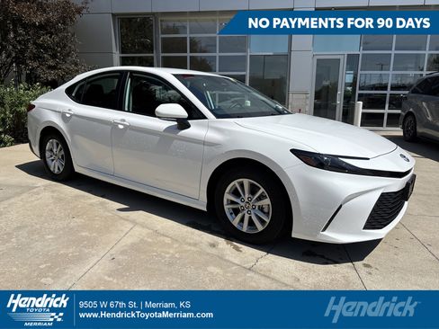 Used 2026 Toyota Camry LE FWD image 1