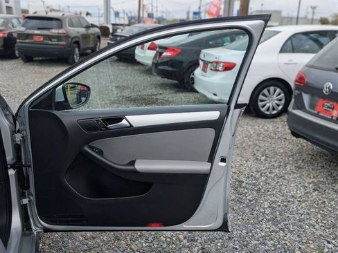 Used 2014 Volkswagen Jetta SEL FWD image 11