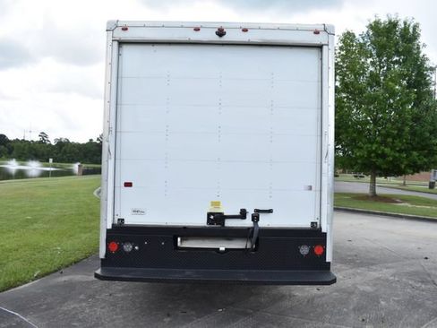 Used 2023 Chevrolet Express 3500 w/ Power Convenience Package RWD image 5
